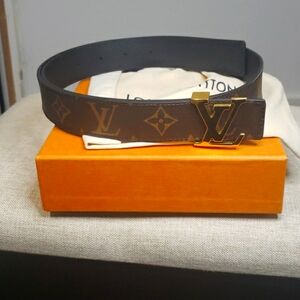 Authentic Louis Vuitton initials 30MM Reversible belt